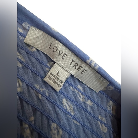 Love Tree Blue Floral Smocked Crop Top - Size L - Picture 6 of 8